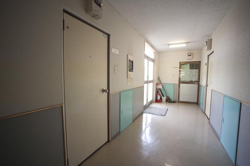 hallway.jpg